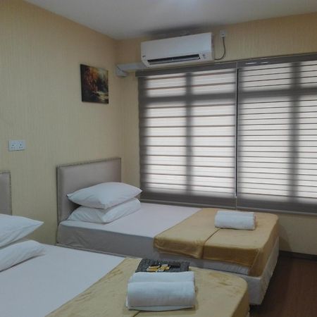 Bintang Square Hotel Кубанг Кериан Экстерьер фото