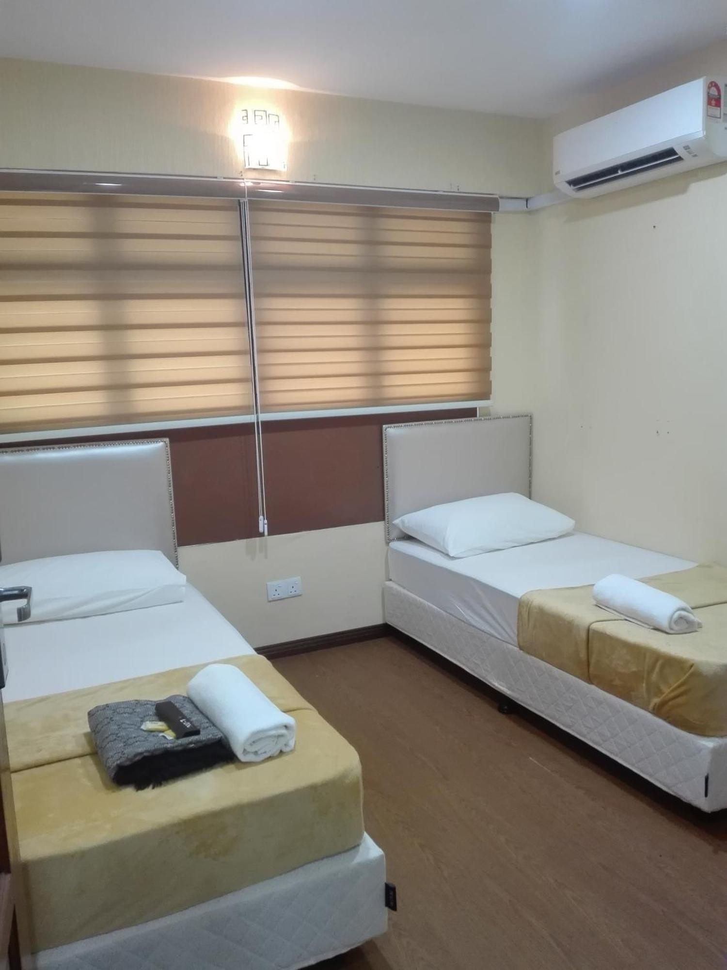 Bintang Square Hotel Кубанг Кериан Экстерьер фото