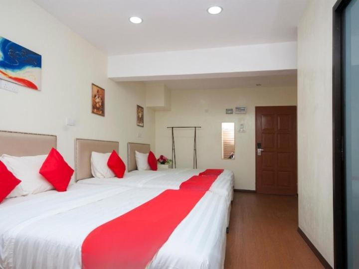 Bintang Square Hotel Кубанг Кериан Экстерьер фото